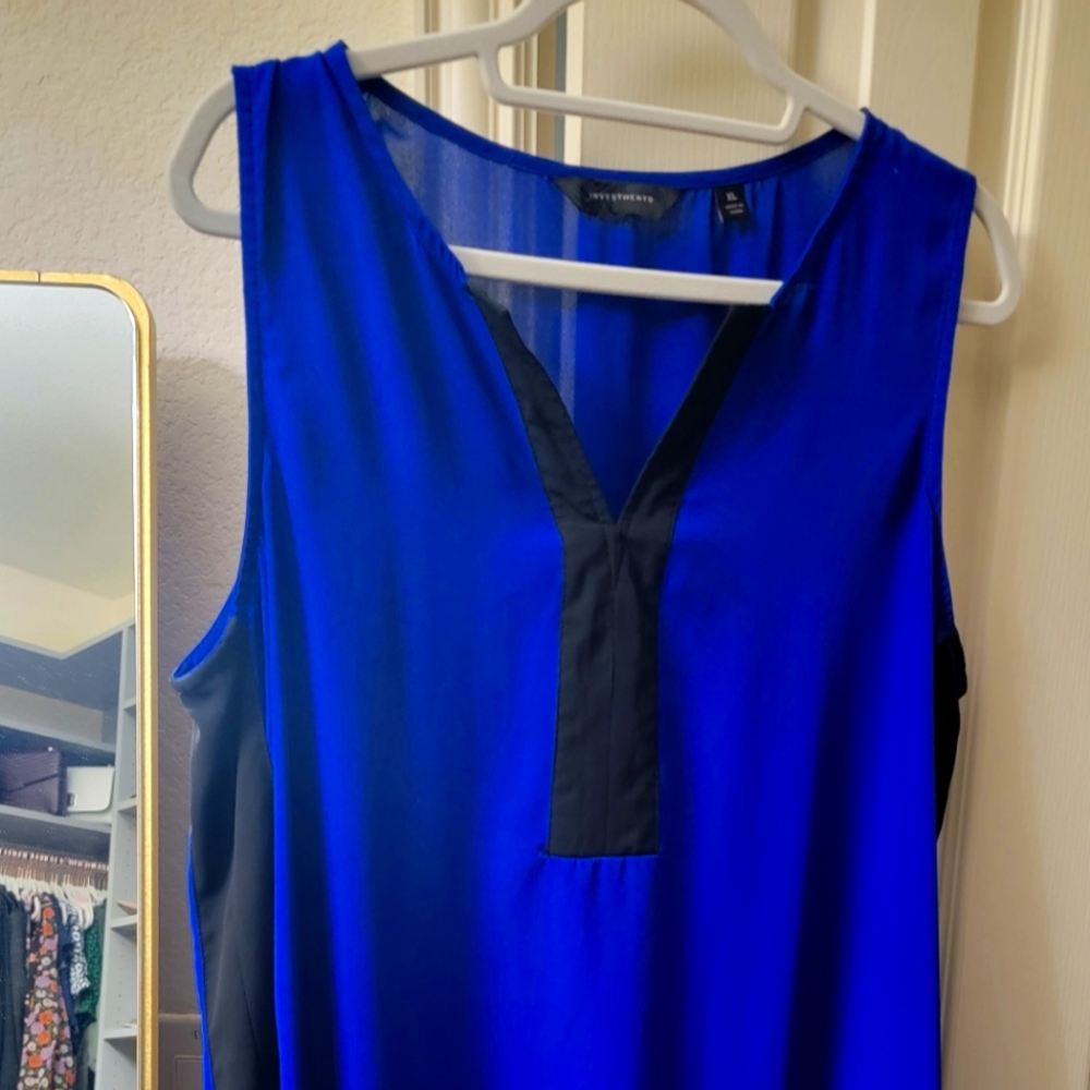 Black and blue sleeveless top
